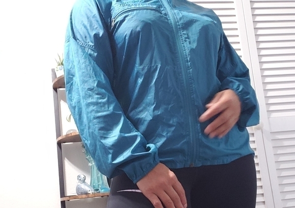 Marmot lightweight windbreaker size M - Picture 4 of 16